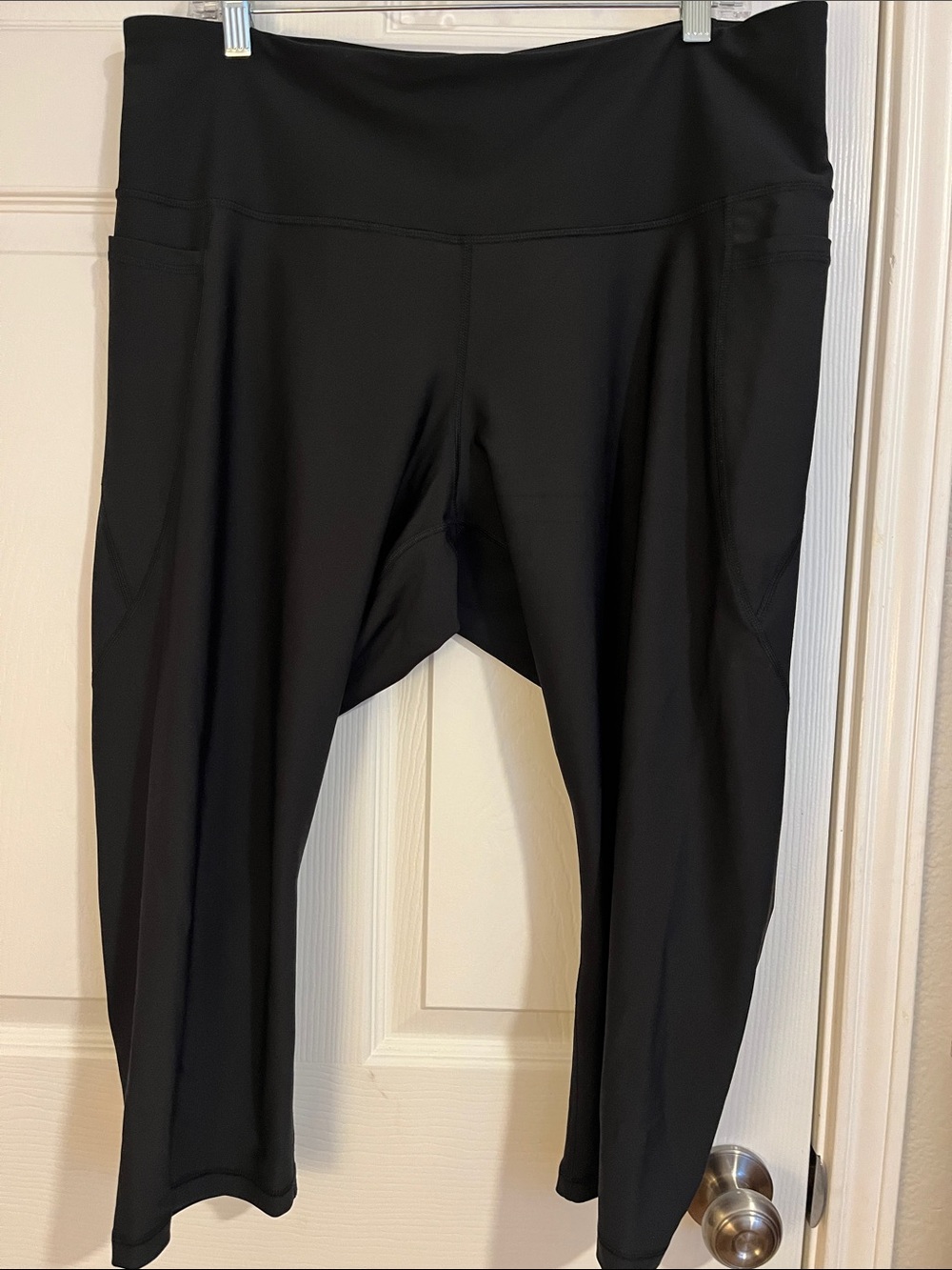 Old Navy Black High-Rise Active Cropped Leggings 2x